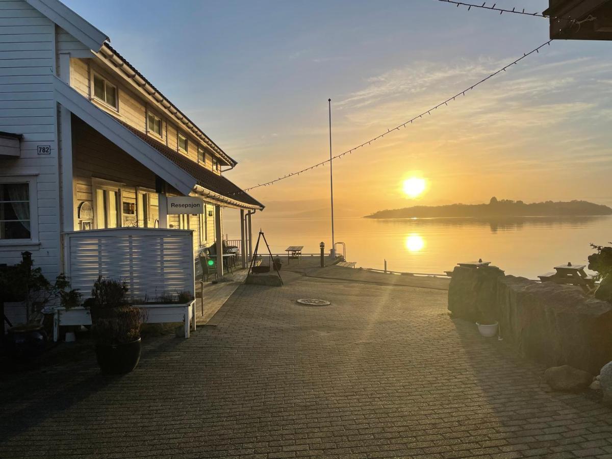 Sjoberg Hotell Og Ferie Leiligheter Osthusvik Экстерьер фото