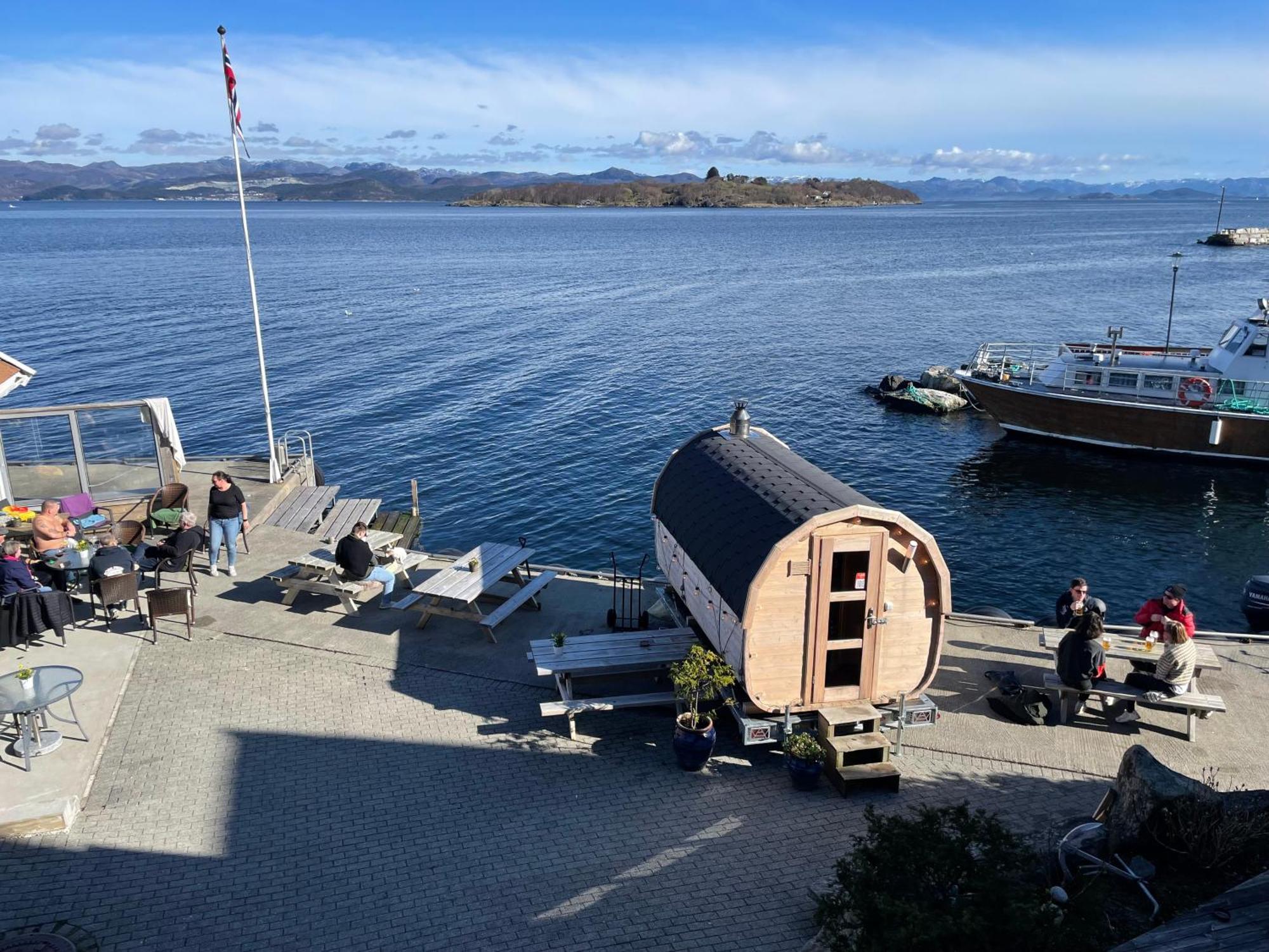 Sjoberg Hotell Og Ferie Leiligheter Osthusvik Экстерьер фото