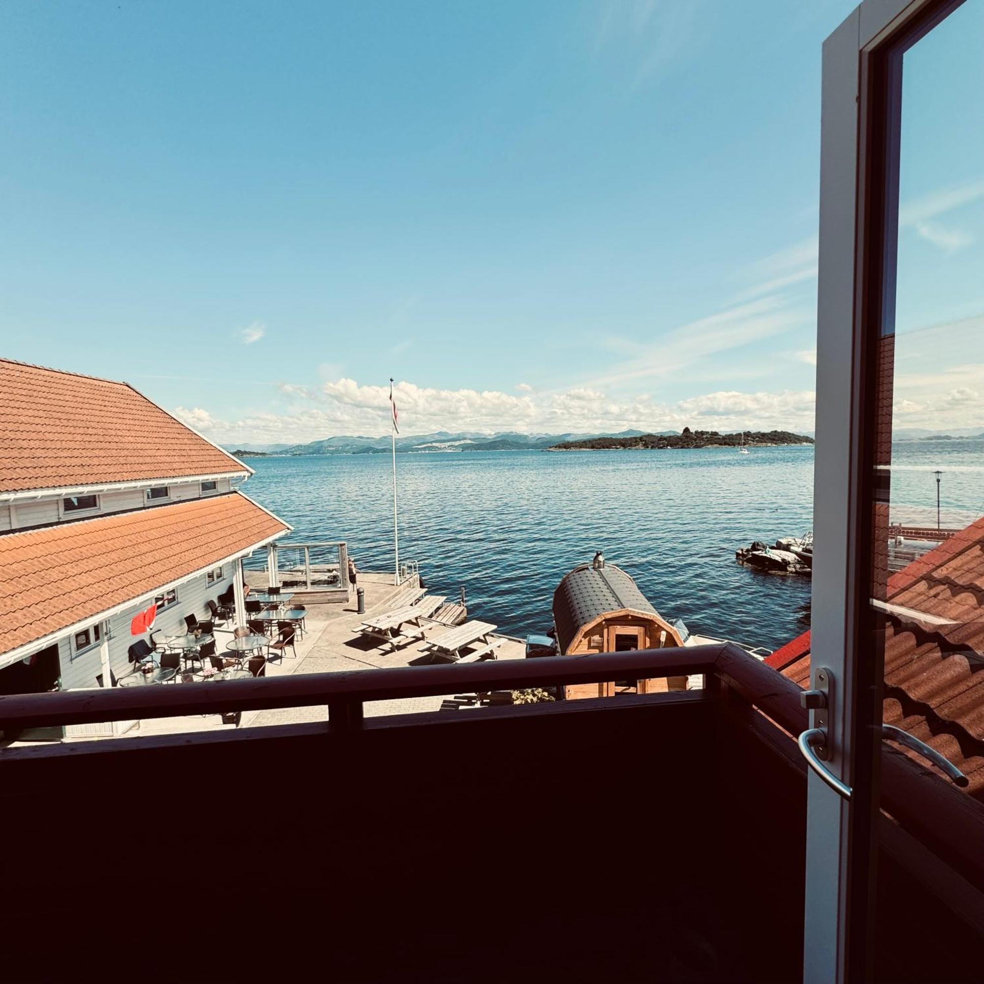 Sjoberg Hotell Og Ferie Leiligheter Osthusvik Экстерьер фото