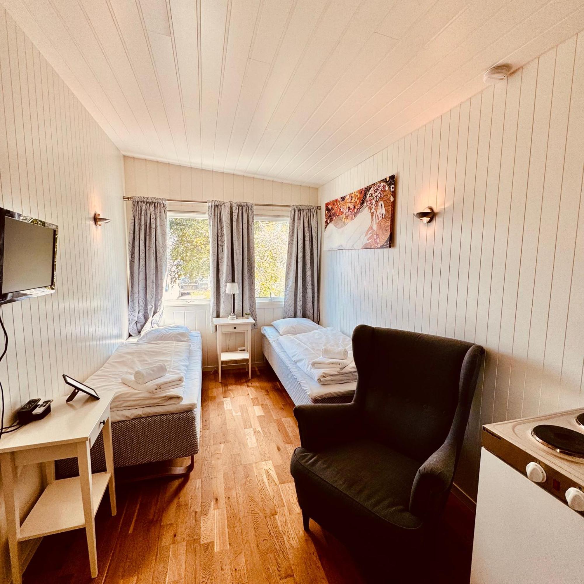 Sjoberg Hotell Og Ferie Leiligheter Osthusvik Экстерьер фото