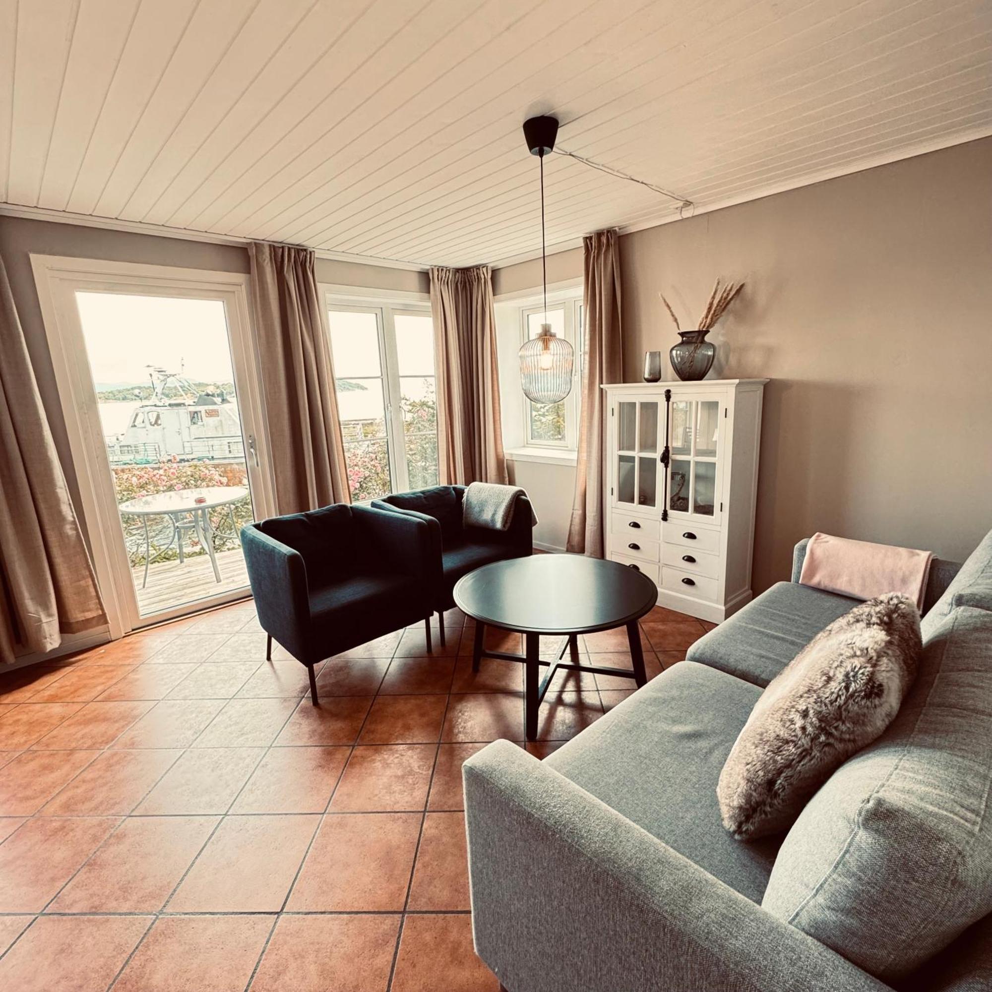 Sjoberg Hotell Og Ferie Leiligheter Osthusvik Экстерьер фото