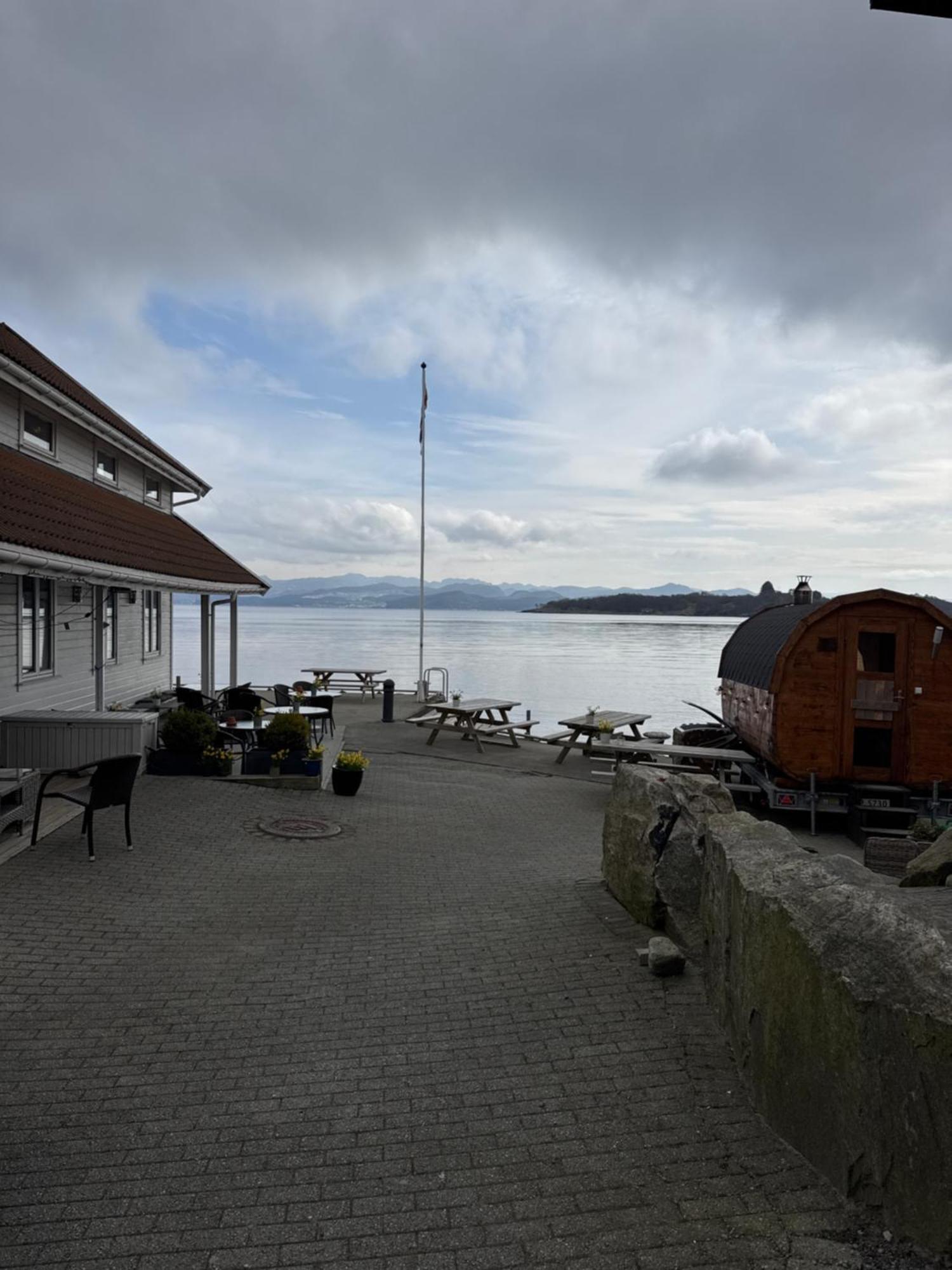 Sjoberg Hotell Og Ferie Leiligheter Osthusvik Экстерьер фото